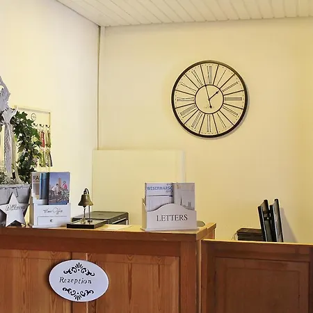 Fischer Cafe Отель *