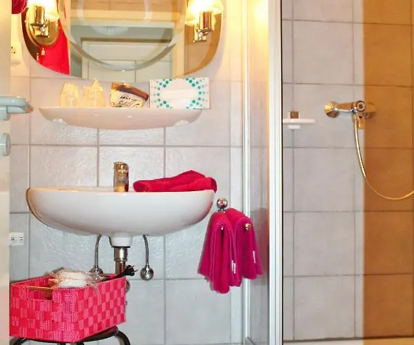 Fischer Cafe Hotel *