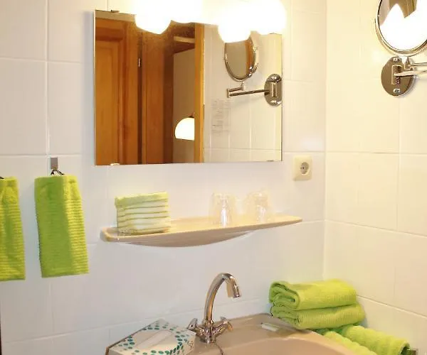 Fischer Cafe Hotel *